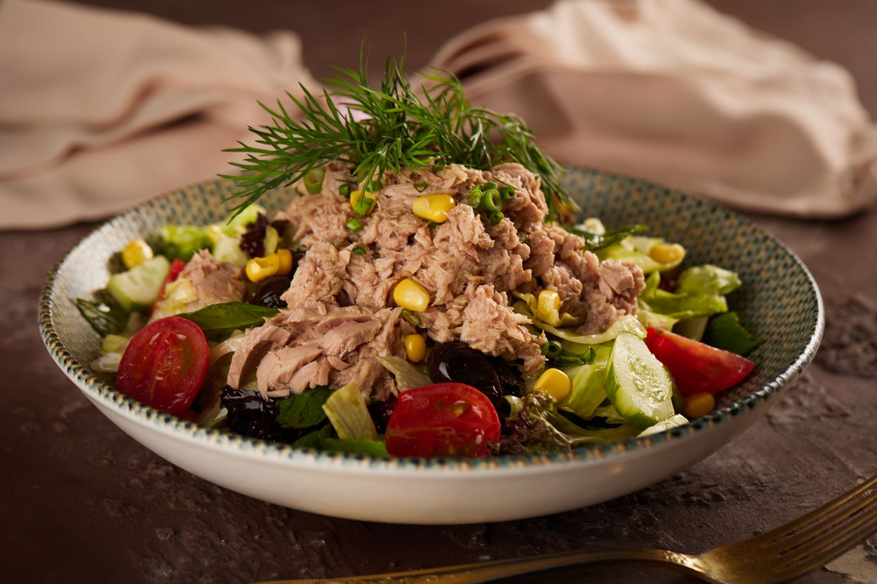 Akdeniz Usulü Ton Balıklı Salata